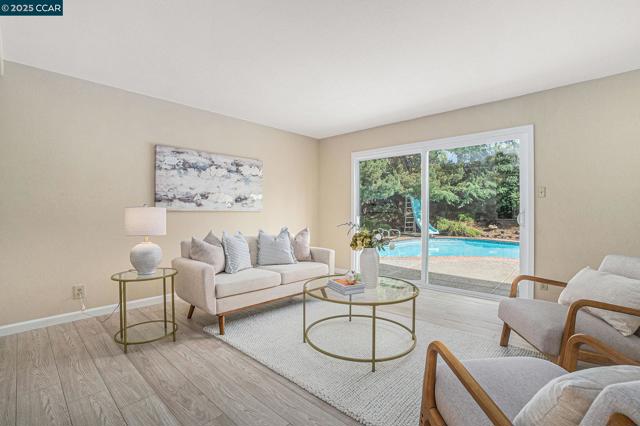 3257 Inverness Dr, Walnut Creek CA: https://media.crmls.org/mediaz/e8cf5367-a536-4d3e-a419-7b9b9448465f.jpg