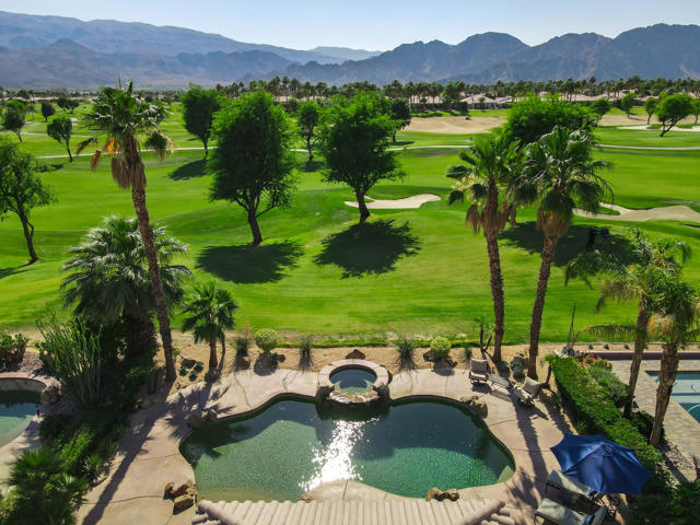56925 Mountain, La Quinta CA: https://media.crmls.org/mediaz/e8d06a79-0328-4edb-a08d-658c24f00773.jpg