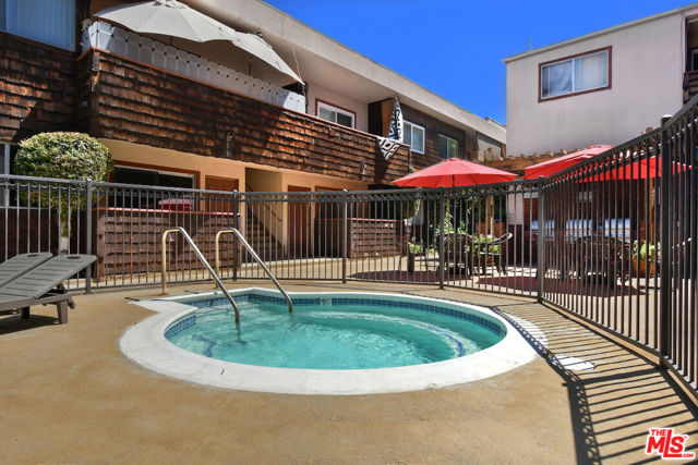 1 Bed Home for Sale in Encino, California