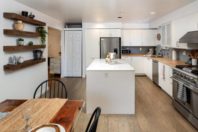 2336 Palo Verde Avenue, East Palo Alto CA: https://media.crmls.org/mediaz/e8d1476c-117d-460d-bad7-46a2e9bc3839.jpg