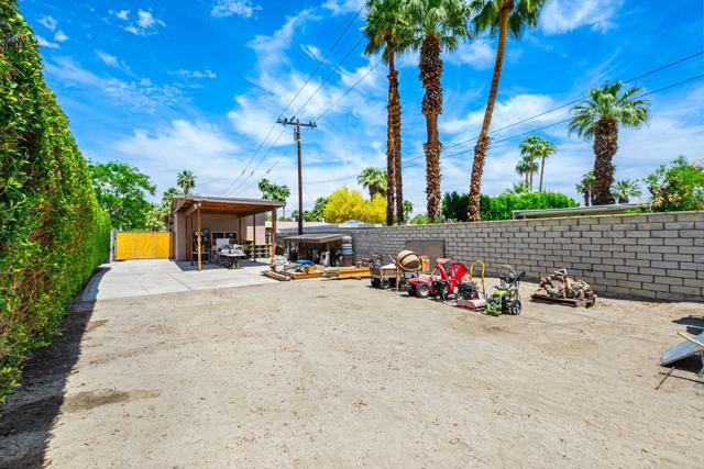 74619 Fairway Drive, Palm Desert CA: https://media.crmls.org/mediaz/e8d1ba4c-742c-45e8-afa2-f66b42eacdec.jpg