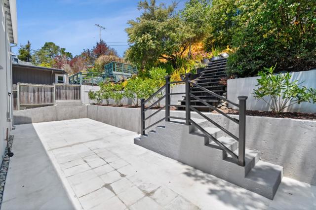 330 Avenue Portola, El Granada CA: https://media.crmls.org/mediaz/e8d1f817-2ac6-4dd1-a16f-f3034c7df95f.jpg