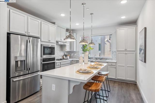 3933 Eminence St, Dublin CA: https://media.crmls.org/mediaz/e8d22a6a-85ba-41f5-a330-0045dfdedc88.jpg