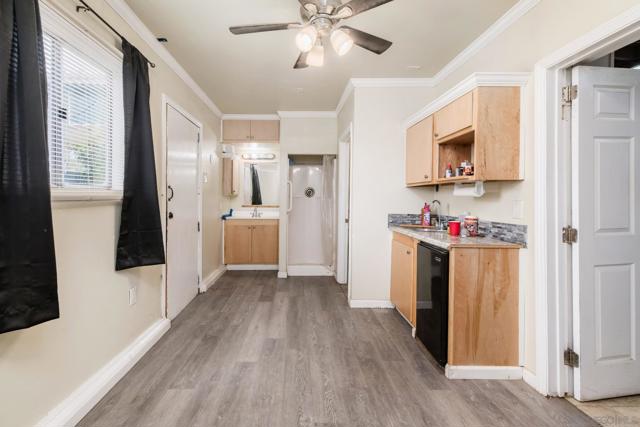 2925 Franklin Ave, San Diego CA: https://media.crmls.org/mediaz/e8d2455e-984e-452d-88f9-5061ce9cac35.jpg