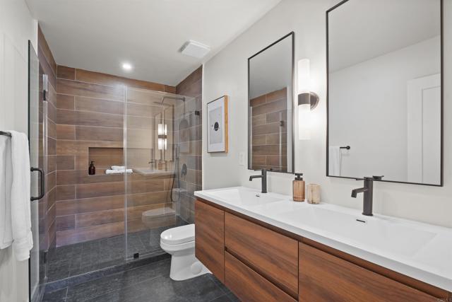 3130 Kerry Ln, Costa Mesa CA: https://media.crmls.org/mediaz/e8d27105-cc0c-46ca-b92e-06351f6b0282.jpg