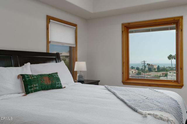 300 N Kalorama Street, Ventura CA: https://media.crmls.org/mediaz/e8d299df-174b-4f45-8718-5982c8bdf663.jpg