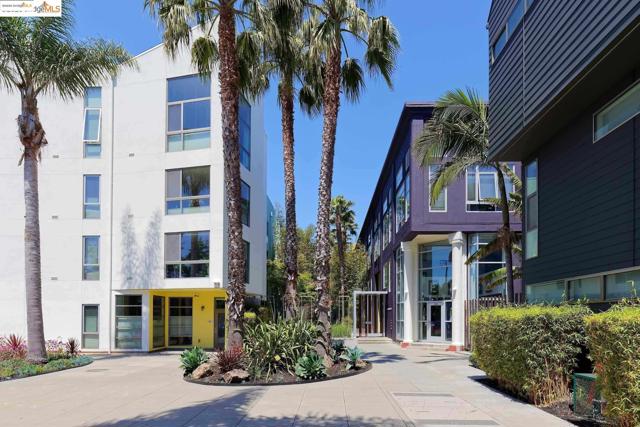 1201 Pine St, Oakland CA: https://media.crmls.org/mediaz/e8d3515a-1940-442e-abe1-23dfd1cb5b56.jpg