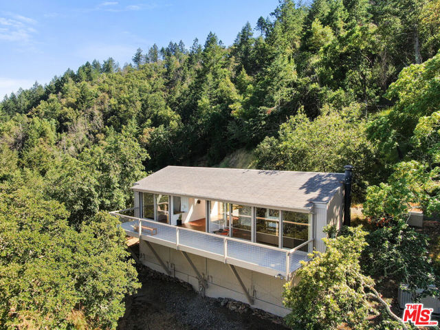 351 Wall Road, Napa CA: https://media.crmls.org/mediaz/e8d353c9-13dd-4f0e-960b-5352c71658bd.jpg