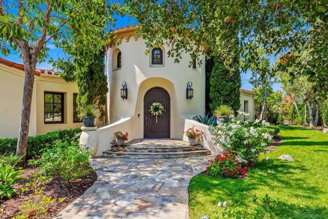 7975 Villas, San Diego CA: https://media.crmls.org/mediaz/e8d4344e-a435-4043-9e14-e39f3e5c1fdb.jpg