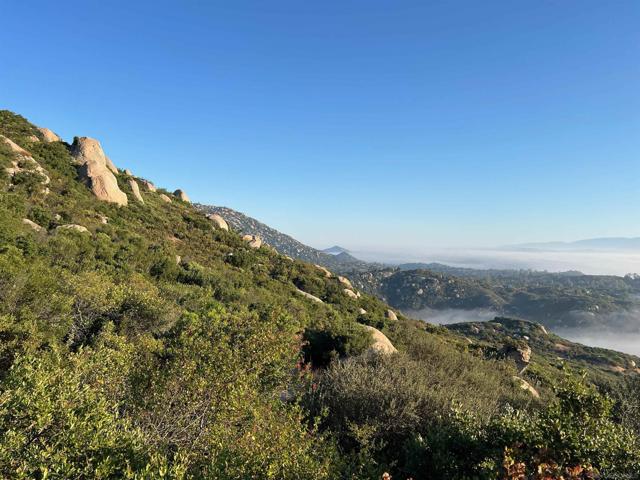 17441 Dos Picos Park Road, Ramona CA: https://media.crmls.org/mediaz/e8d44326-401f-4800-a4e6-8050ee5c53b2.jpg