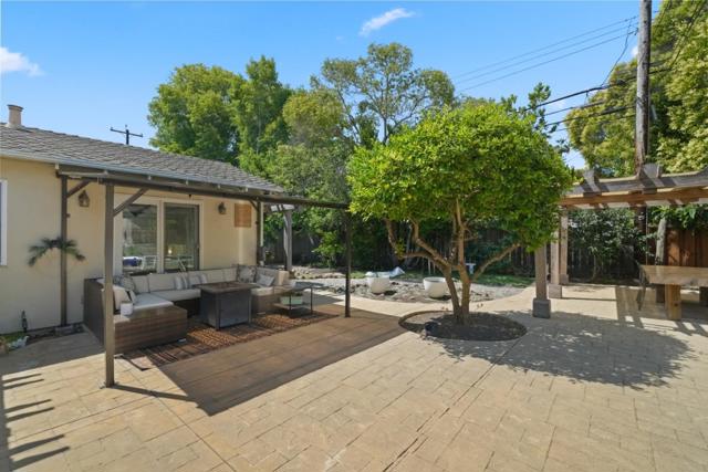 3172 Morris Drive, Palo Alto CA: https://media.crmls.org/mediaz/e8d453ef-7e11-4dcb-a3f6-55949dce8058.jpg