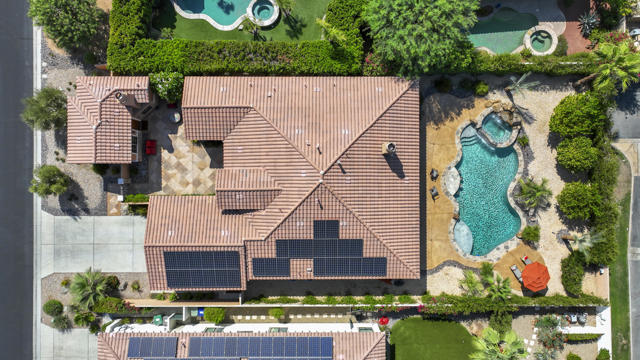 74102 Via Venezia, Palm Desert CA: https://media.crmls.org/mediaz/e8d459d8-ce30-4413-9034-fc720a80dd24.jpg