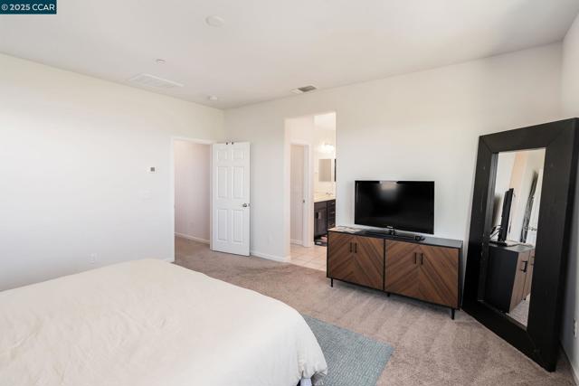 9603 Del Seis Dr, Sacramento CA: https://media.crmls.org/mediaz/e8d49173-cff1-45ff-80bd-067ee5ebbed5.jpg