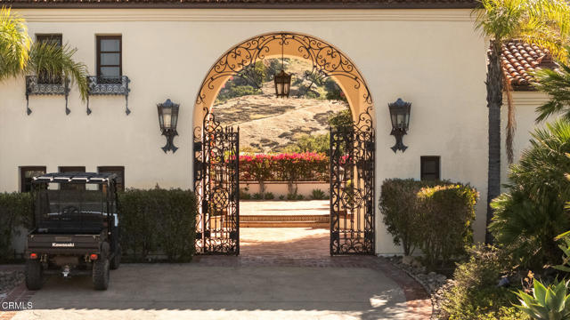 Detail Gallery Image 11 of 75 For 2940 Kuehner Dr, Simi Valley,  CA 93063 - 57 Beds | 40 Baths