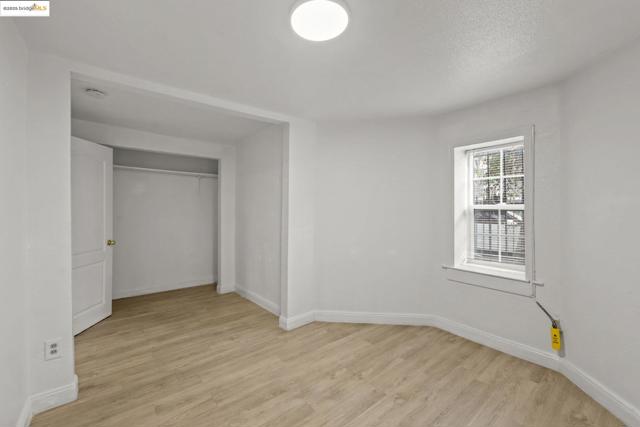 1311 87Th Ave, Oakland CA: https://media.crmls.org/mediaz/e8d73190-78eb-4bfb-ab01-d4060d9bc21c.jpg