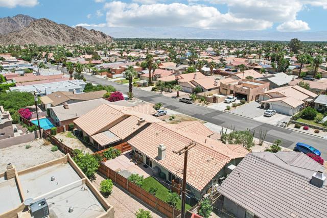 52165 Avenida Cortez, La Quinta CA: https://media.crmls.org/mediaz/e8d7f546-7f65-4361-97d6-223929f986cb.jpg