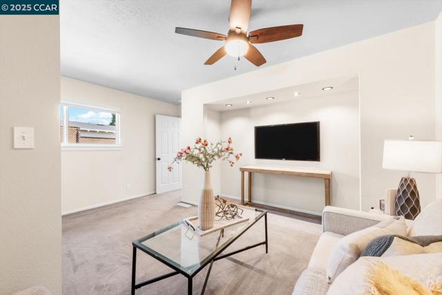 708 Pomona Ave, El Cerrito CA: https://media.crmls.org/mediaz/e8d82751-9bcc-4668-b4d5-144a6901f389.jpg