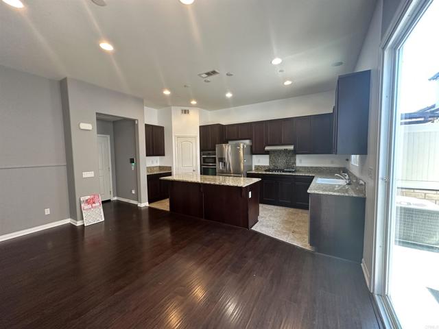 Detail Gallery Image 6 of 20 For 1508 Carpinteria St, Chula Vista,  CA 91913 - 5 Beds | 4 Baths