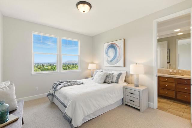 23 Pinnacle Drive, Petaluma CA: https://media.crmls.org/mediaz/e8d87b5a-9f88-437c-900a-9b7d3dfb04cd.jpg