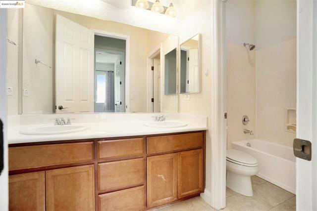 1839 Elizabeth Way, Brentwood CA: https://media.crmls.org/mediaz/e8d95b0e-061f-488c-8a23-bf0558de5820.jpg