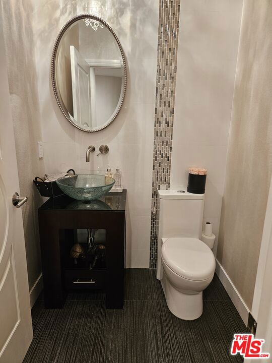 7218 Hillside Avenue, Los Angeles CA: https://media.crmls.org/mediaz/e8d96628-1682-4cd5-af51-22a79c2c7ac2.jpg