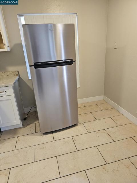 2291 Cuadra Ct, Pinole CA: https://media.crmls.org/mediaz/e8d96f51-37c1-449a-b3a5-e11d0587e910.jpg