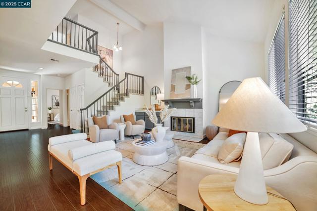 1364 Canyon Side Ave, San Ramon CA: https://media.crmls.org/mediaz/e8da03db-767a-4a97-a799-f266c4242676.jpg