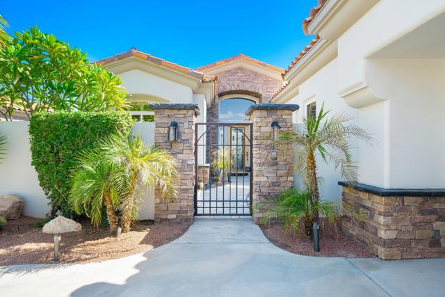 400 Tomahawk Drive, Palm Desert CA: https://media.crmls.org/mediaz/e8daa02c-c3d8-4a7d-af71-14680a39fc95.jpg