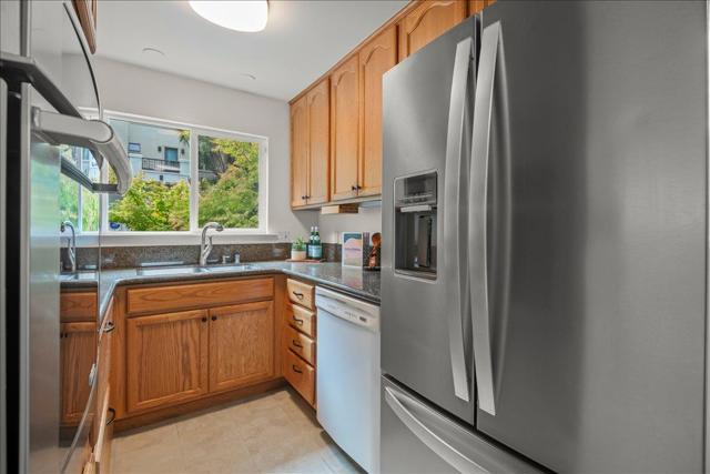 2934 San Juan Boulevard, Belmont CA: https://media.crmls.org/mediaz/e8daeea9-6bd4-4079-9ae4-b2ad2b4529ae.jpg