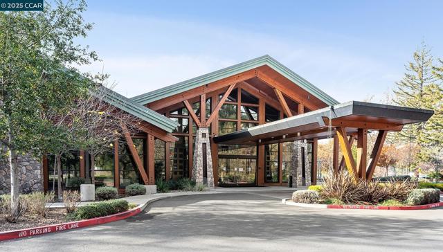 1150 Canyonwood Court, Walnut Creek CA: https://media.crmls.org/mediaz/e8db3233-ccf4-4fee-a894-e6a601916d25.jpg