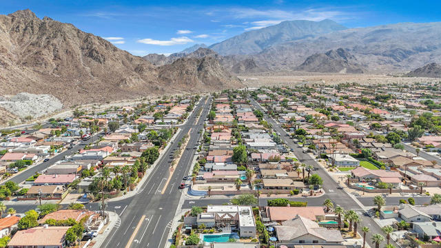 53945 Eisenhower Drive, La Quinta CA: https://media.crmls.org/mediaz/e8db779b-b5ea-479a-8024-131054383461.jpg