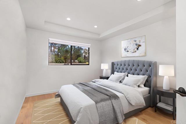 2127 Heather Ln, Del Mar CA: https://media.crmls.org/mediaz/e8dbee90-f4be-42ed-94ae-36bbaf42ce5f.jpg