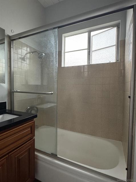 Image 3 of 8 For 3815 Vermont St.