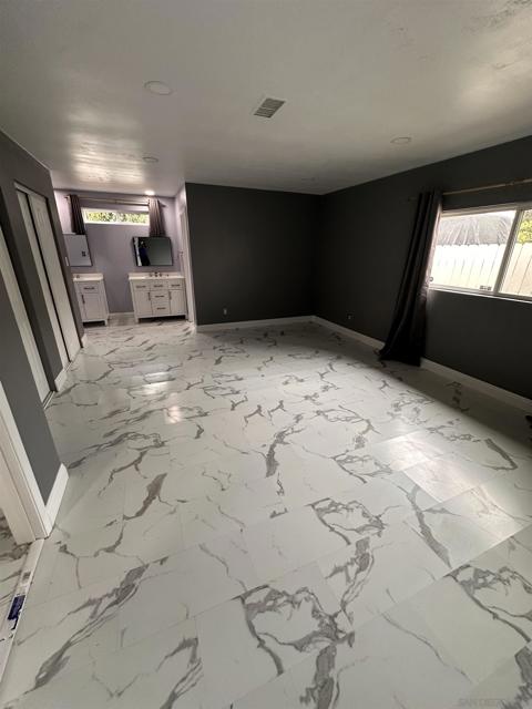 736 Jewell Drive, San Diego CA: https://media.crmls.org/mediaz/e8dc75eb-ddd7-4d18-8c98-2a186e5882ad.jpg