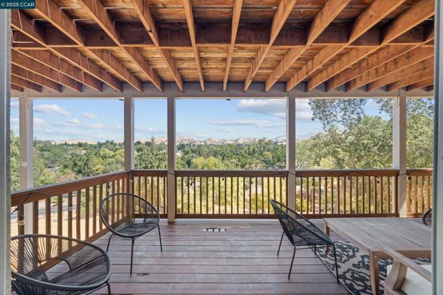 628 Sugarloaf Ct, Walnut Creek CA: https://media.crmls.org/mediaz/e8dc9f5a-b959-4f0e-a92d-5f05d8c7fd3d.jpg