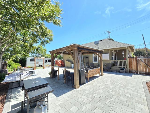 38 Monterey Street, San Juan Bautista CA: https://media.crmls.org/mediaz/e8dcaabf-4ceb-4598-b34f-44bda82e5e3f.jpg