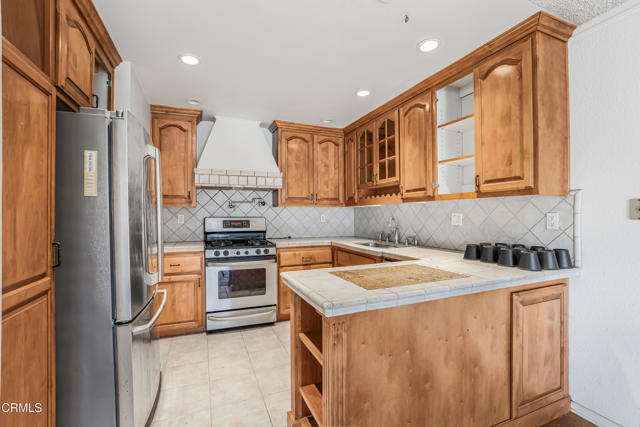 4934 Alta Colina Road, Camarillo CA: https://media.crmls.org/mediaz/e8dcd00b-7b7c-416c-a1db-359196f54efc.jpg