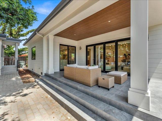 883 Rorke Way, Palo Alto CA: https://media.crmls.org/mediaz/e8dd21b0-a975-4ca8-9d29-d2cb2bb0198e.jpg
