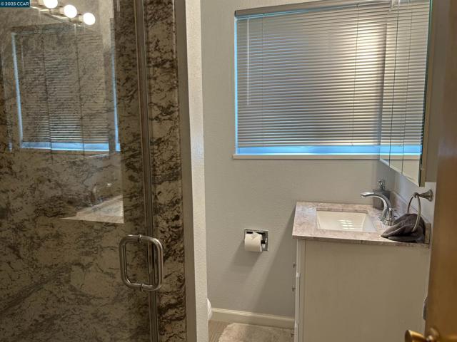 826 Veale, Martinez CA: https://media.crmls.org/mediaz/e8dded28-8c66-4465-a200-2b8d20e43769.jpg