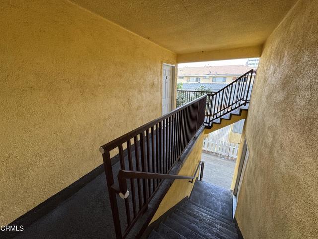 Detail Gallery Image 6 of 13 For 14553 Hartland St, Van Nuys,  CA 91405 - – Beds | – Baths