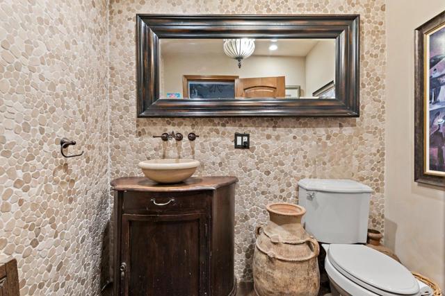 19375 Montevina Road, Los Gatos CA: https://media.crmls.org/mediaz/e8deba20-a26b-46a3-82b7-20072b3e7014.jpg