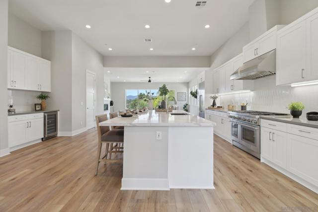 15123 Larchmont St, Poway CA: https://media.crmls.org/mediaz/e8df0560-f41e-44e5-beec-208f67ed412f.jpg