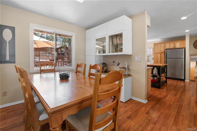 42729 Haupstrasse Drive, Big Bear CA: https://media.crmls.org/mediaz/e8df4b16-98c5-48a9-a785-256f53ce0885.jpg