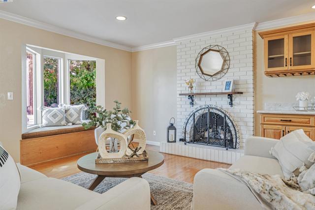 9694 Ashby way, San Ramon CA: https://media.crmls.org/mediaz/e8df7975-0d27-4c3d-a05d-1266a1688997.jpg