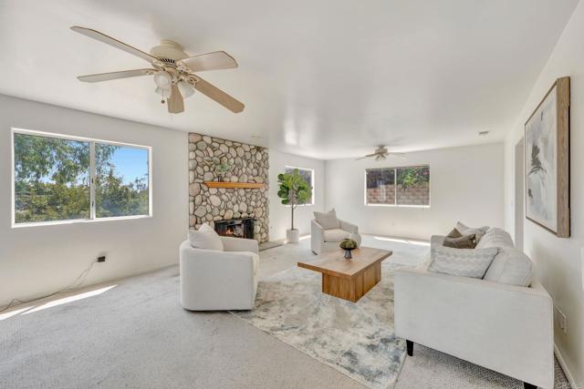 Detail Gallery Image 6 of 30 For 2229 Crest Dr, El Cajon,  CA 92021 - 4 Beds | 3/1 Baths