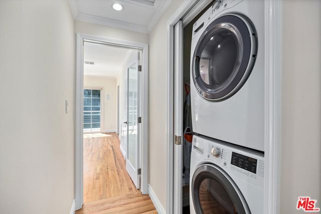 2376 Dewey Street, Santa Monica CA: https://media.crmls.org/mediaz/e8dfbfca-bb75-4da0-8066-d21457446762.jpg
