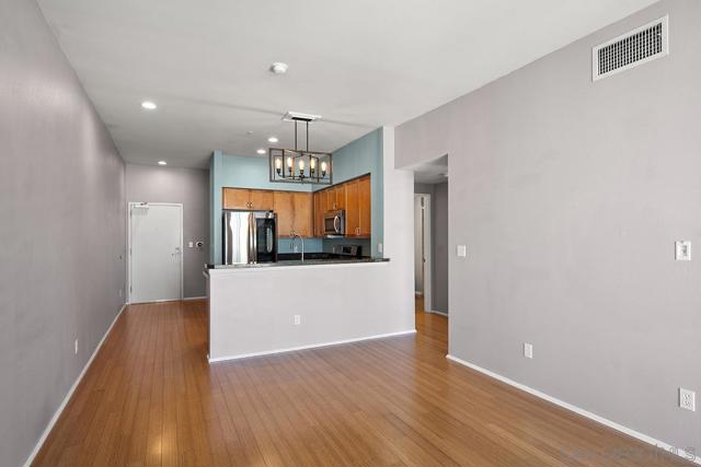 Image 10 of 29 For 445 Island Avenue  614