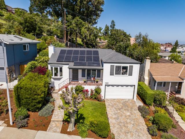 1320 Hull Drive, San Carlos CA: https://media.crmls.org/mediaz/e8e1a1cd-191e-4ff9-903d-3b89f36bca85.jpg