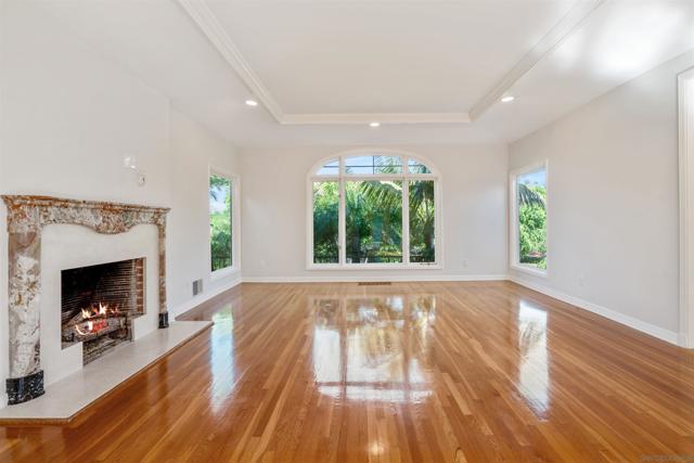 1865 Soledad Ave, La Jolla CA: https://media.crmls.org/mediaz/e8e1d090-c424-401c-80ce-c2004be7d106.jpg