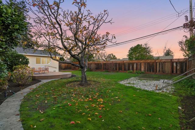 1747 Walnut Drive, Mountain View CA: https://media.crmls.org/mediaz/e8e2e64a-5600-43d3-88cb-df86cc984650.jpg